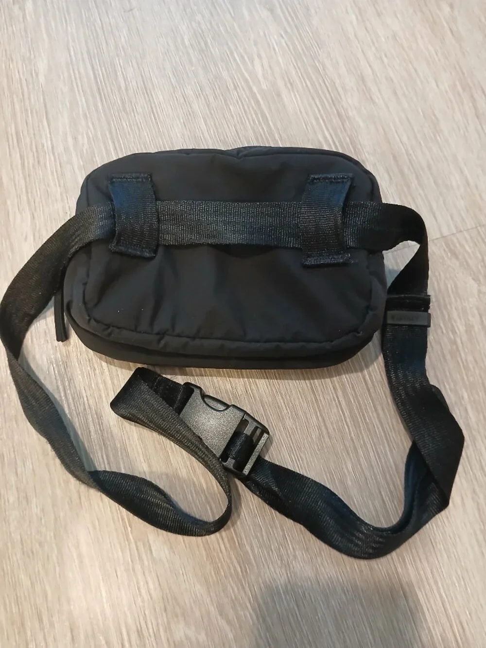 GREAT SMALL ATHLETA BLACK BELT BAG!!!